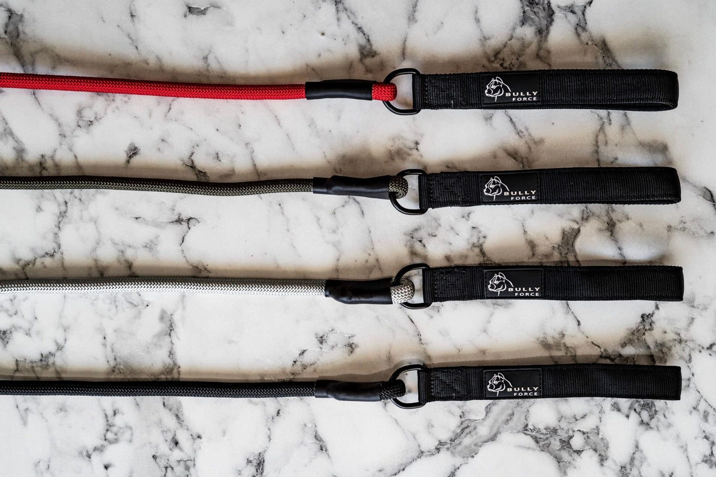 Retrieverleinen in Rot, Silber, Schwarz und Grün