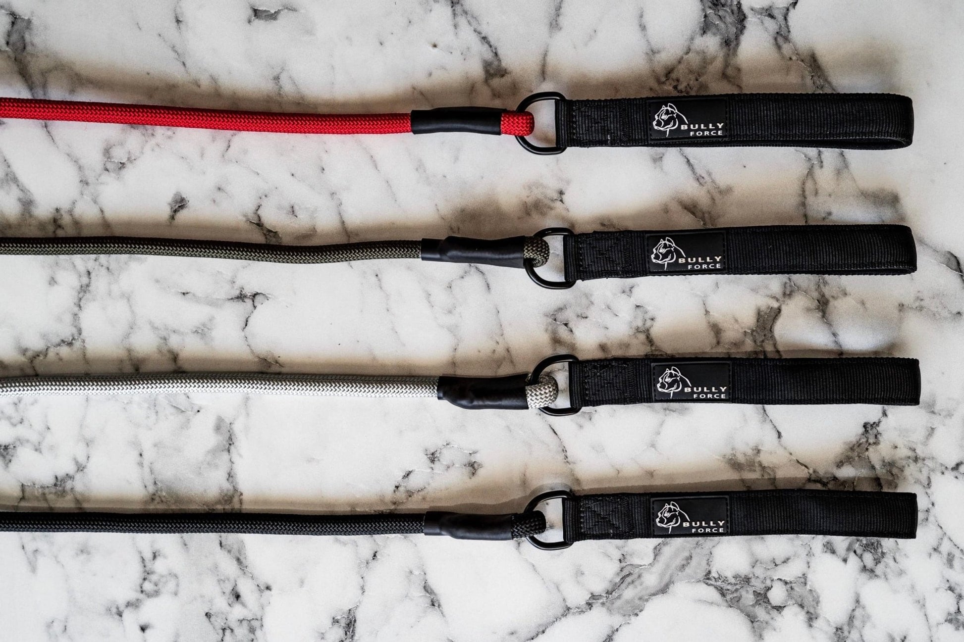 Retrieverleinen in Rot, Silber, Schwarz und Grün